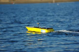 Bateau autonome pour la surveillance